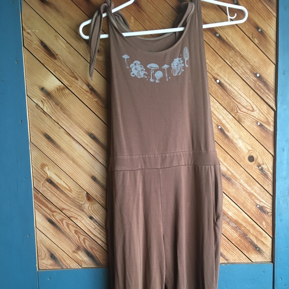 🍄‍🟫Brown Women’s Tie-Shoulder Jumpsuit with Mushroom Print🍄‍🟫